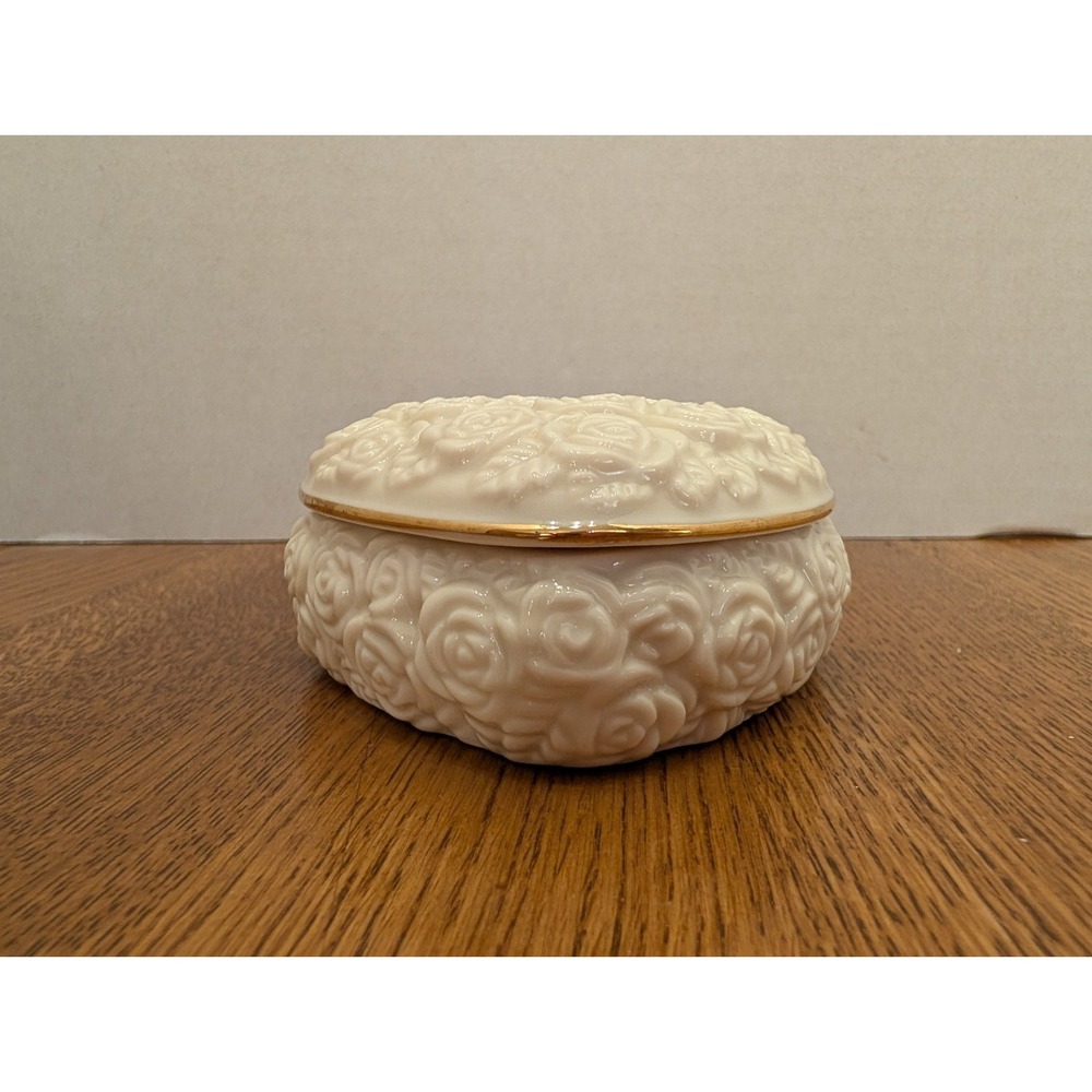 Lennox Heart Trinket Box Gold Trim Mother/Daughter/Bride/Shower - Picture 3 of 8
